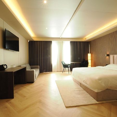Tung Hotel เซโวลเดอ ภายนอก รูปภาพ